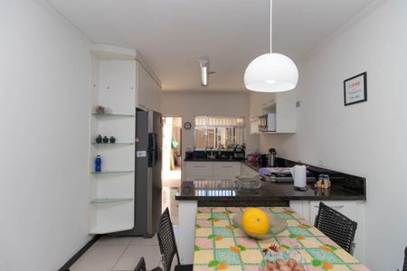 Casa à venda com 150m², 3 quartos e 2 vagas Casa à venda com 150m², 3 quartos e 2 vagasCopa