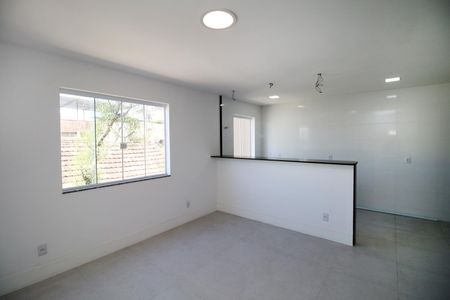 Casa de condomínio para alugar com 97m², 1 quarto e 1 vagaSala