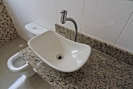 Casa à venda com 180m², 3 quartos e 5 vagasBanheiro da Suíte