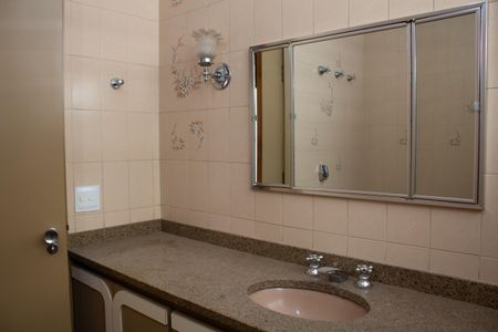 Apartamento à venda com 167m², 3 quartos e 1 vagaBanheiro 2