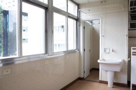 Apartamento à venda com 167m², 3 quartos e 1 vagaÁrea de Serviço