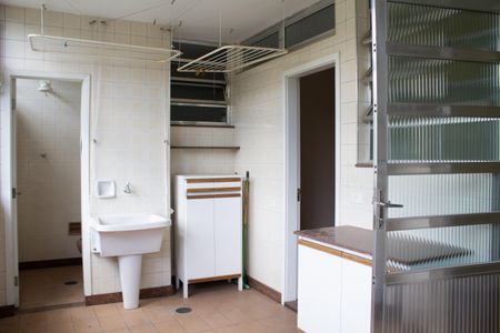 Apartamento à venda com 167m², 3 quartos e 1 vagaÁrea de Serviço