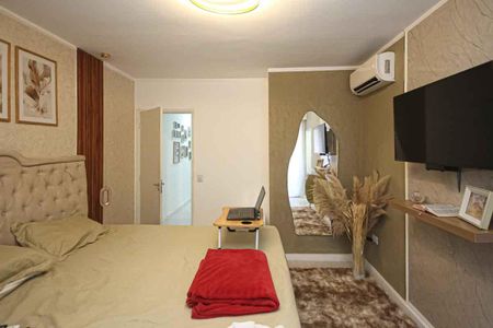 Casa à venda com 220m², 3 quartos e 2 vagas Casa à venda com 220m², 3 quartos e 2 vagasSuite