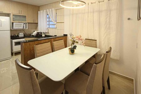 Casa à venda com 220m², 3 quartos e 2 vagas Casa à venda com 220m², 3 quartos e 2 vagasCozinha