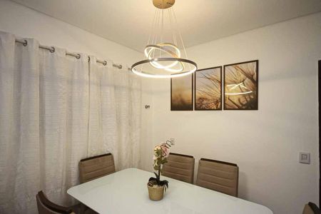 Casa à venda com 220m², 3 quartos e 2 vagas Casa à venda com 220m², 3 quartos e 2 vagasCozinha