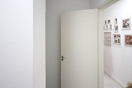 Casa à venda com 220m², 3 quartos e 2 vagas Casa à venda com 220m², 3 quartos e 2 vagasQuarto 02