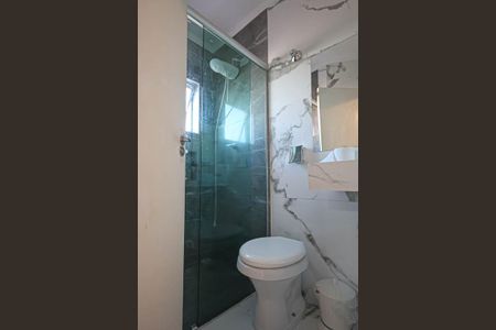 Casa à venda com 220m², 3 quartos e 2 vagas Casa à venda com 220m², 3 quartos e 2 vagasBanheiro da Suite