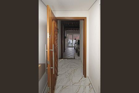 Casa à venda com 220m², 3 quartos e 2 vagas Casa à venda com 220m², 3 quartos e 2 vagasHall de entarda