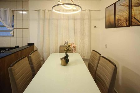 Casa à venda com 220m², 3 quartos e 2 vagas Casa à venda com 220m², 3 quartos e 2 vagasCozinha