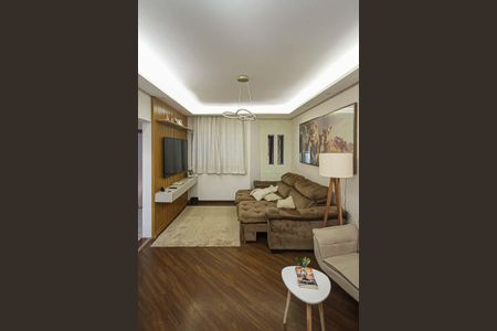 Casa à venda com 220m², 3 quartos e 2 vagas Casa à venda com 220m², 3 quartos e 2 vagasSala