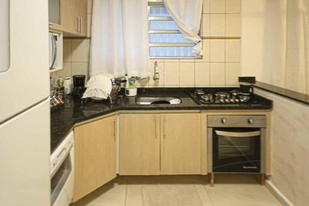 Casa à venda com 220m², 3 quartos e 2 vagas Casa à venda com 220m², 3 quartos e 2 vagasCozinha