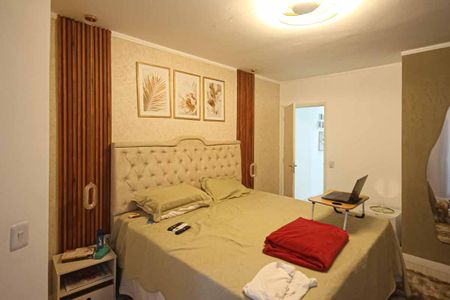 Casa à venda com 220m², 3 quartos e 2 vagas Casa à venda com 220m², 3 quartos e 2 vagasSuite