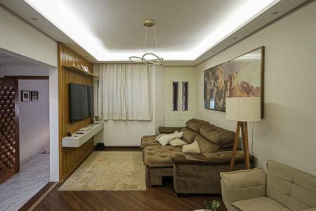 Casa à venda com 220m², 3 quartos e 2 vagas Casa à venda com 220m², 3 quartos e 2 vagasSala