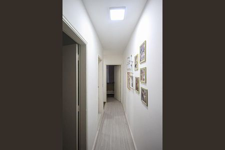 Casa à venda com 220m², 3 quartos e 2 vagas Casa à venda com 220m², 3 quartos e 2 vagasCorredor