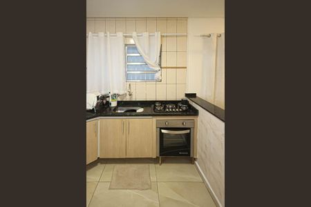 Casa à venda com 220m², 3 quartos e 2 vagas Casa à venda com 220m², 3 quartos e 2 vagasCozinha