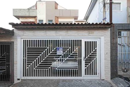 Casa à venda com 220m², 3 quartos e 2 vagas Casa à venda com 220m², 3 quartos e 2 vagasFachada