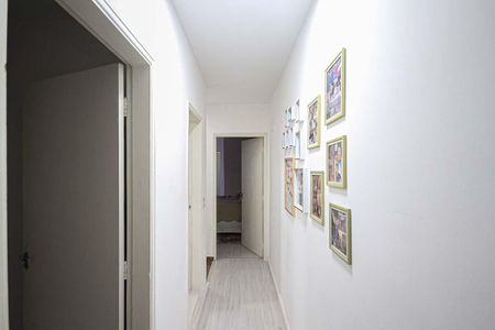 Casa à venda com 220m², 3 quartos e 2 vagas Casa à venda com 220m², 3 quartos e 2 vagasCorredor