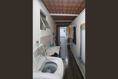 Casa à venda com 220m², 3 quartos e 2 vagas Casa à venda com 220m², 3 quartos e 2 vagasEspaço Gourmet