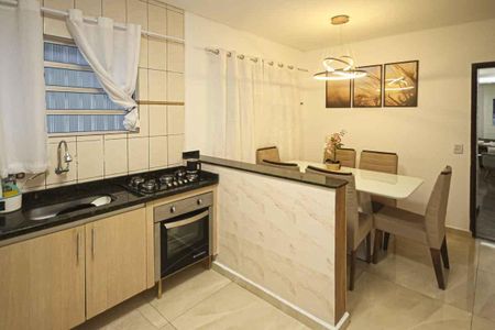 Casa à venda com 220m², 3 quartos e 2 vagas Casa à venda com 220m², 3 quartos e 2 vagasCozinha