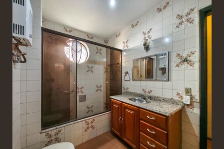 Casa à venda com 253m², 4 quartos e 1 vagaBanheiro Corredor