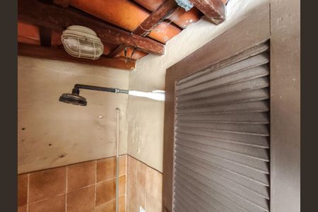 Casa à venda com 253m², 4 quartos e 1 vagaBanheiro de serviço