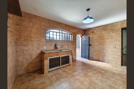 Casa à venda com 253m², 4 quartos e 1 vagaCozinha