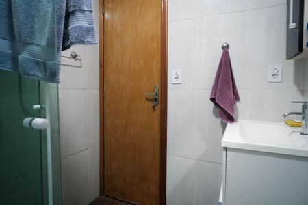 Casa à venda com 122m², 4 quartos e 1 vagaBanheiro 2