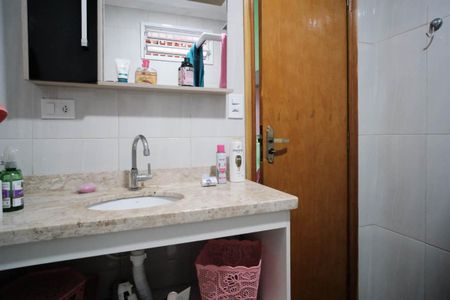 Casa à venda com 122m², 4 quartos e 1 vagaBanheiro