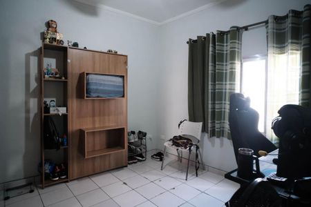 Casa à venda com 122m², 4 quartos e 1 vagaQuarto