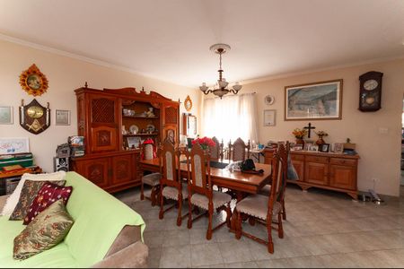 Casa à venda com 120m², 4 quartos e 2 vagasSala