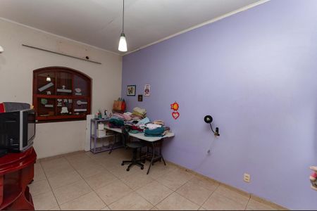 Casa à venda com 120m², 4 quartos e 2 vagasQuarto 2