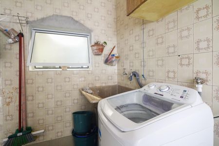 Casa à venda com 90m², 3 quartos e 1 vagaÁrea de Serviço