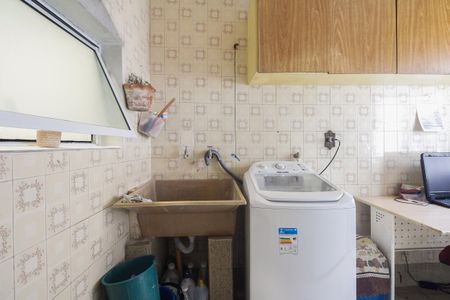 Casa à venda com 90m², 3 quartos e 1 vagaÁrea de Serviço