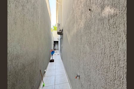Casa de condomínio à venda com 320m², 4 quartos e 3 vagasÁrea externa - Lateral