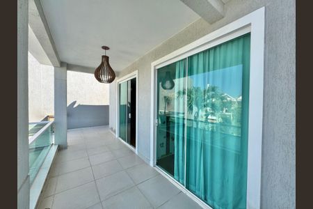 Casa de condomínio à venda com 320m², 4 quartos e 3 vagasSuíte 1 Master - Varanda