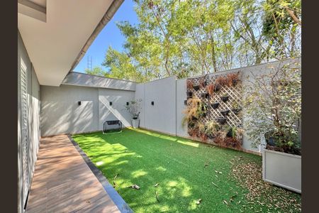 Casa de condomínio à venda com 320m², 4 quartos e 3 vagasÁrea externa