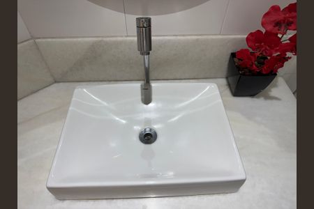 Casa de condomínio à venda com 320m², 4 quartos e 3 vagasBanheiro Social