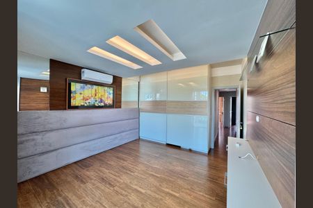 Casa de condomínio à venda com 320m², 4 quartos e 3 vagasSuíte 1 Master