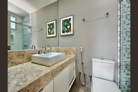 Casa de condomínio à venda com 320m², 4 quartos e 3 vagasBanheiro da Suíte 3