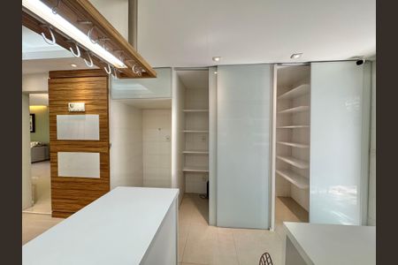 Casa de condomínio à venda com 320m², 4 quartos e 3 vagasCozinha