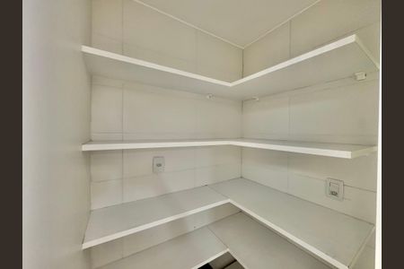 Casa de condomínio à venda com 320m², 4 quartos e 3 vagasCozinha - Despensa