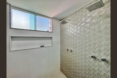 Casa de condomínio à venda com 320m², 4 quartos e 3 vagasBanheiro da Suíte Master