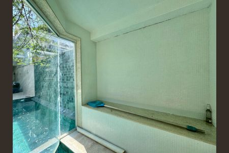 Casa de condomínio à venda com 320m², 4 quartos e 3 vagasÁrea externa