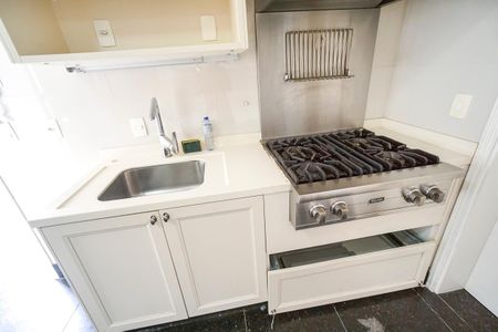 Apartamento para alugar com 285m², 4 quartos e 5 vagas Apartamento para alugar com 285m², 4 quartos e 5 vagasCozinha