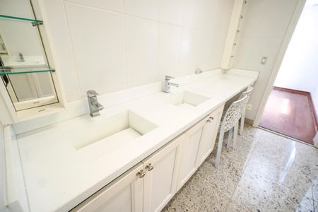 Apartamento para alugar com 285m², 4 quartos e 5 vagas Apartamento para alugar com 285m², 4 quartos e 5 vagasPia