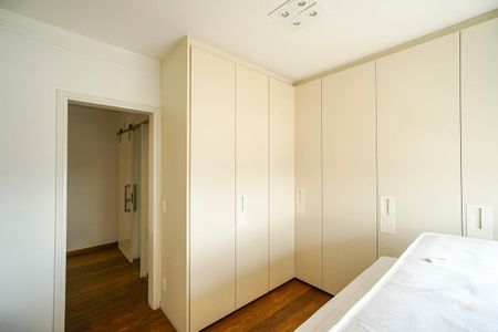 Apartamento para alugar com 285m², 4 quartos e 5 vagas Apartamento para alugar com 285m², 4 quartos e 5 vagasSuíte 04