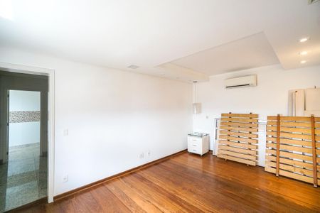 Apartamento para alugar com 285m², 4 quartos e 5 vagas Apartamento para alugar com 285m², 4 quartos e 5 vagasSuíte 03