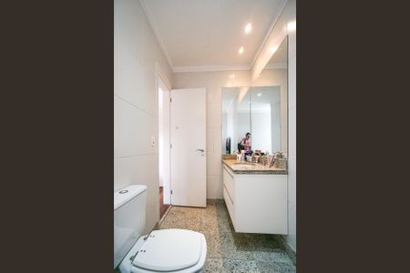 Apartamento para alugar com 285m², 4 quartos e 5 vagas Apartamento para alugar com 285m², 4 quartos e 5 vagasBanheiro da suíte 02
