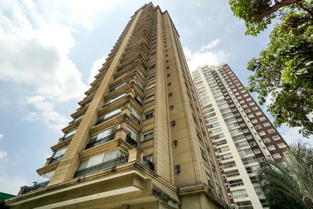 Apartamento para alugar com 285m², 4 quartos e 5 vagas Apartamento para alugar com 285m², 4 quartos e 5 vagasFachada