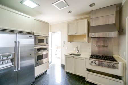 Apartamento para alugar com 285m², 4 quartos e 5 vagas Apartamento para alugar com 285m², 4 quartos e 5 vagasCozinha